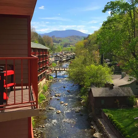 Baymont By Wyndham Gatlinburg On The River-3