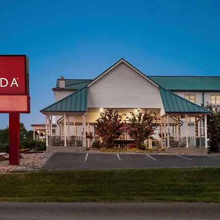 Ramada By Wyndham Pigeon Forge North-2