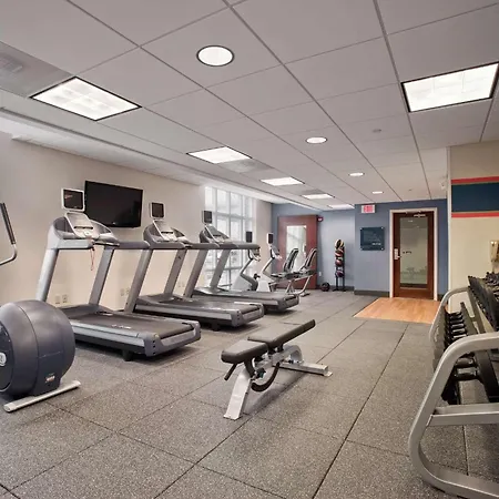 Hampton Inn & Suites Providence-Warwick Airport-3