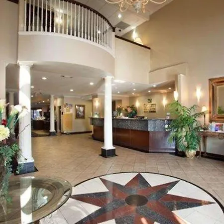 Quality Inn & Suites Near University-2