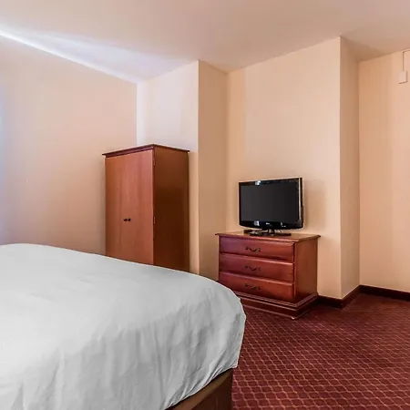 Quality Suites New Iberia-3