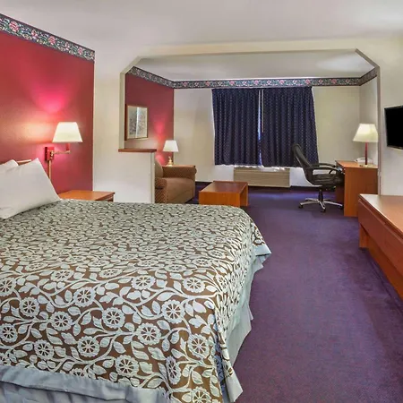 Days Inn & Suites By Wyndham Gresham-3