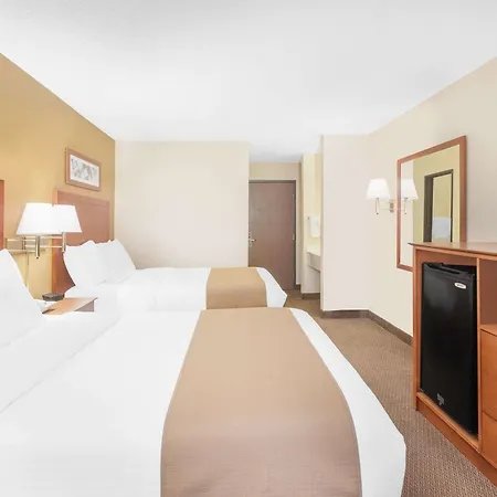 Baymont By Wyndham Port Huron-3