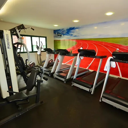 Comfort Suites Vitoria-3