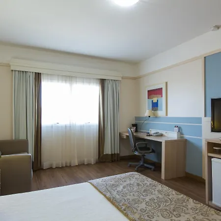 Comfort Suites Londrina-3