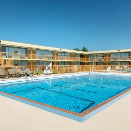 Days Inn By Wyndham Salem, Il-2