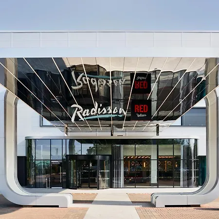 Radisson Red London Heathrow-3
