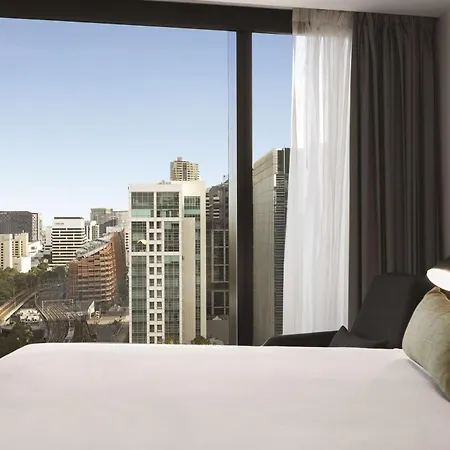 Vibe Hotel Melbourne-2