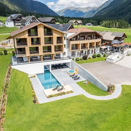 Hotel Tyrol-3