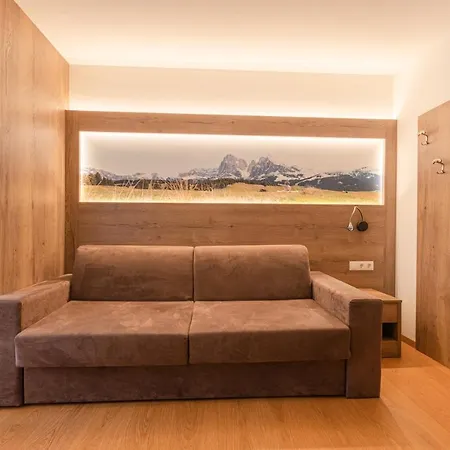 Hotel Tyrol-2
