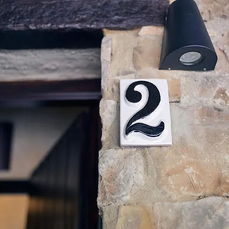 Eco Hotel Cueva Del Gato-2