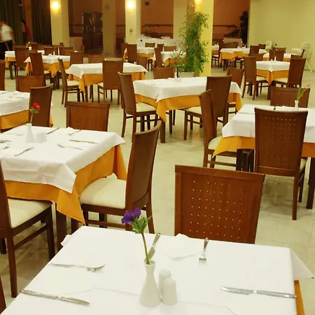 Majestic Hotel & Spa-3