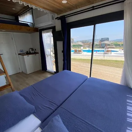 Lavira Tiny House Village-3