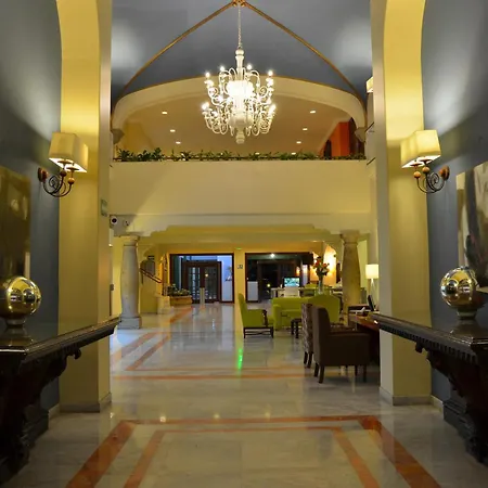 Holiday Inn Guadalajara Expo Plaza del Sol, an IHG Hotel-3