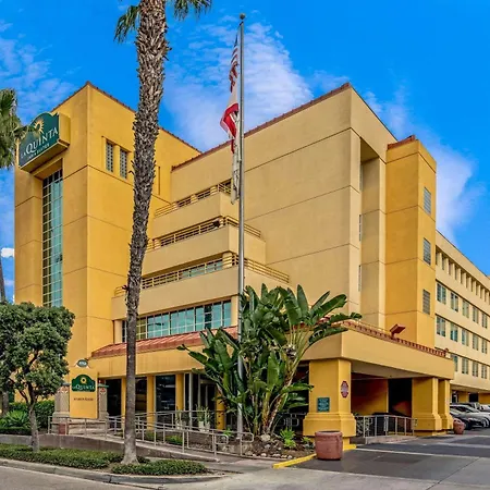 La Quinta By Wyndham Anaheim-2
