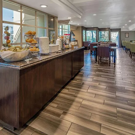 La Quinta By Wyndham Anaheim-3