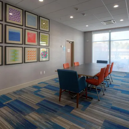 Holiday Inn Express & Suites Tulsa Midtown By Ihg-3