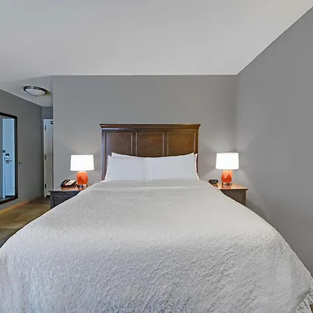 Hampton Inn Farmington-2