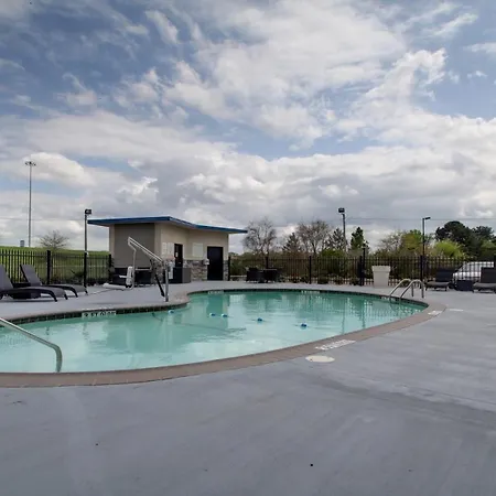 Holiday Inn Express & Suites Jackson Downtown - Coliseum By Ihg-3