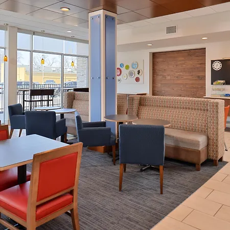 Holiday Inn Express & Suites - Southgate - Detroit Area By Ihg-2
