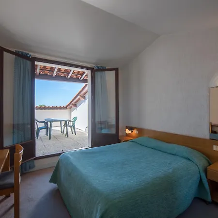 Hotel Les Grenettes-3