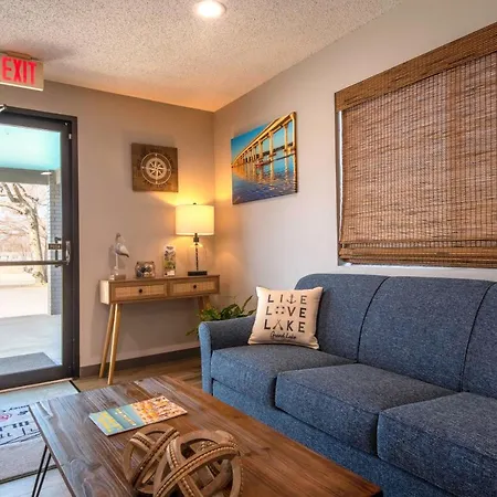 Hilltop Inn & Suites-3