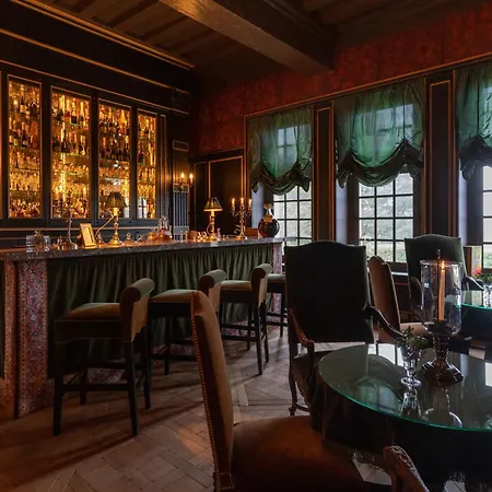 Relais & Chateau Louise De La Valliere-3