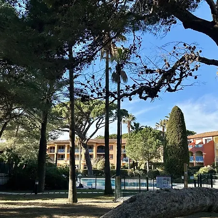 LA BADINE Appartement rénové Haut de game et Parc Prestations Premiumamme avec Climatisation Vue Pisc-2
