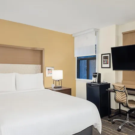 Holiday Inn Toronto Downtown Centre By Ihg-3