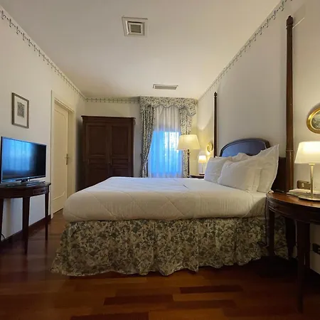 Hotel Villa Luppis-3