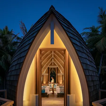 Emerald Faarufushi Resort & Spa-2