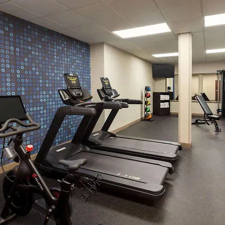 La Quinta Inn & Suites By Wyndham Lake George-2