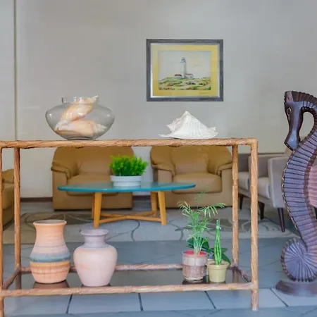 Flipper Hotel-2