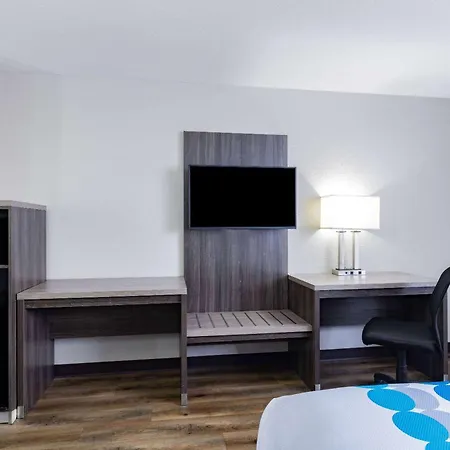 Wingate By Wyndham Wichita Airport-2