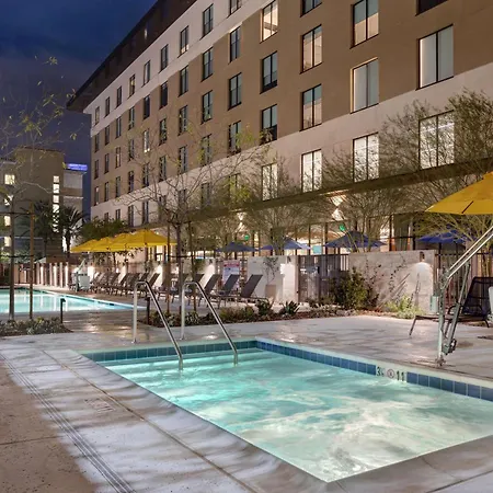 Hilton Garden Inn Anaheim Resort-3