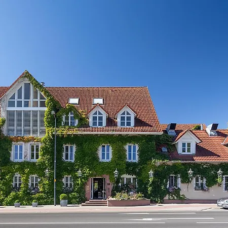 Zeller-Hotel+Restaurant-2