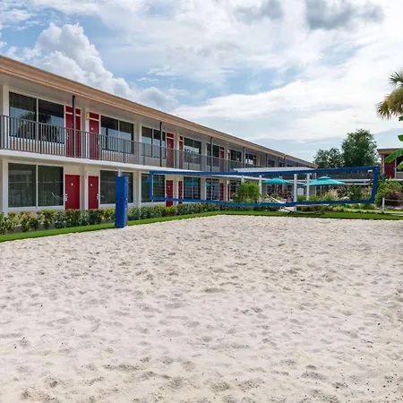 Ramada By Wyndham Kissimmee Gateway - Free Theme Park Shuttle-2