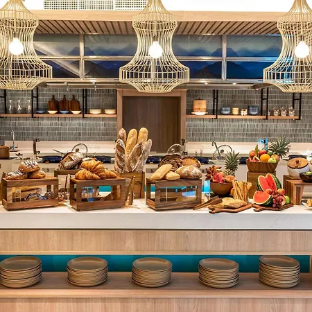 Hilton Garden Inn Phuket Bang Tao-3