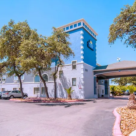 Days Inn & Suites By Wyndham San Antonio North/Stone Oak-2