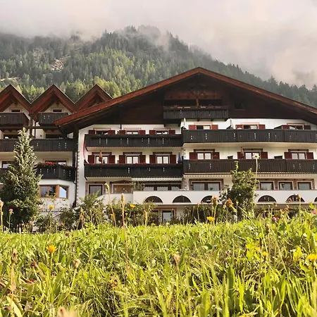 Wellness&Spa Hotel Alpenland-3