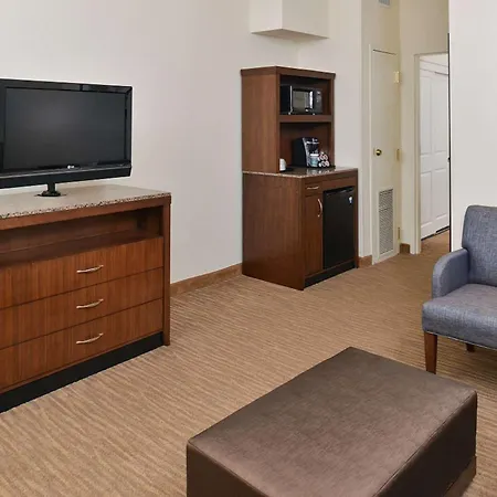 Hilton Garden Inn Addison-3