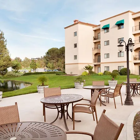 Embassy Suites By Hilton Temecula Valley Wine Country-3