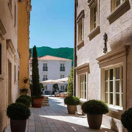 Heritage Grand Perast-2