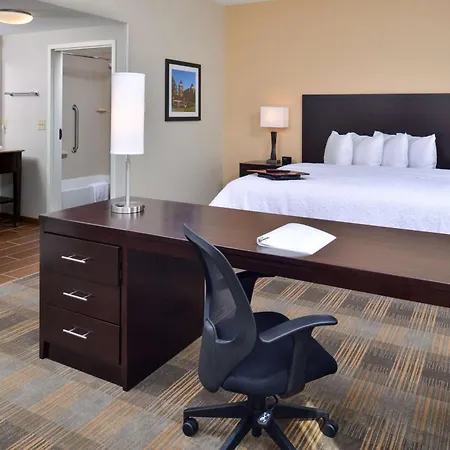 Hampton Inn & Suites California University-Pittsburgh-3