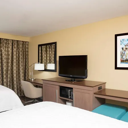 Hampton Inn & Suites Fremont-3
