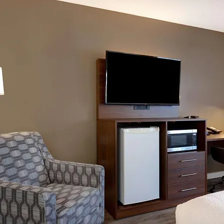 Days Inn By Wyndham Victoria Uptown-3