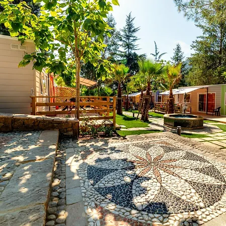 Delle Rose Camping & Glamping Village-2
