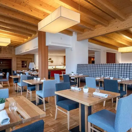 Corona Dolomites Hotel-3