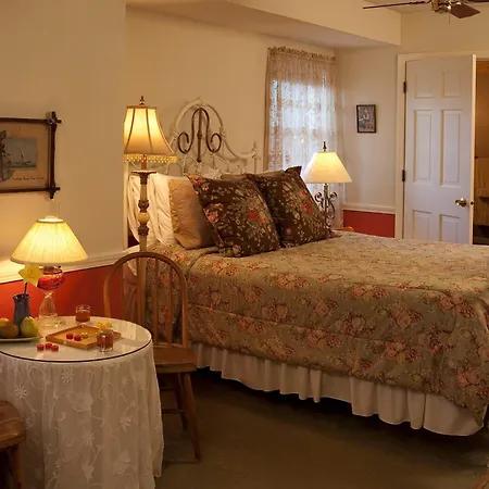 Eagle Harbor Inn-2