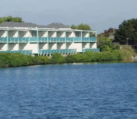 Coral Reef Inn & Condo Suites-3